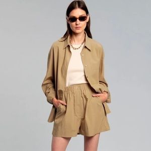 NWT Oversized sporty windbreaker khaki button down shirt, Frankie Shop ish